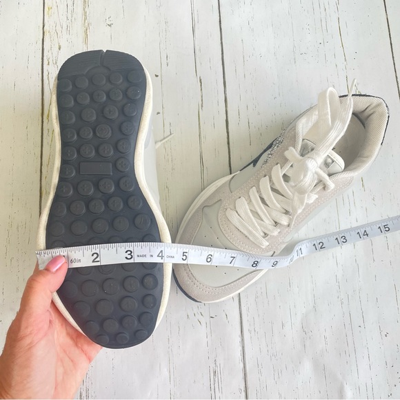 Vintage Havana RUN Sneakers - Picture 12 of 16